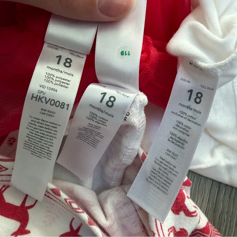 CARTERS 3PC CHRISTMAS HOLIDAY SNUG FIT LONG SLEEVE AND PANTS PJ SET 18MO